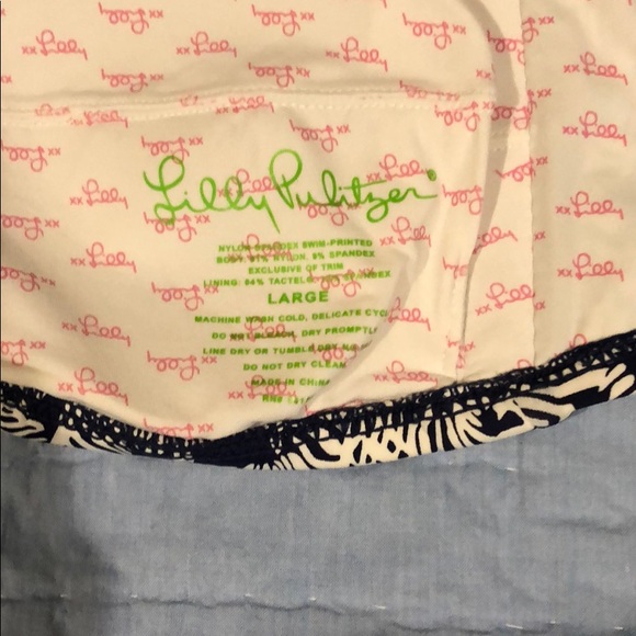 Lilly Pulitzer large Swim top - Picture 3 of 3